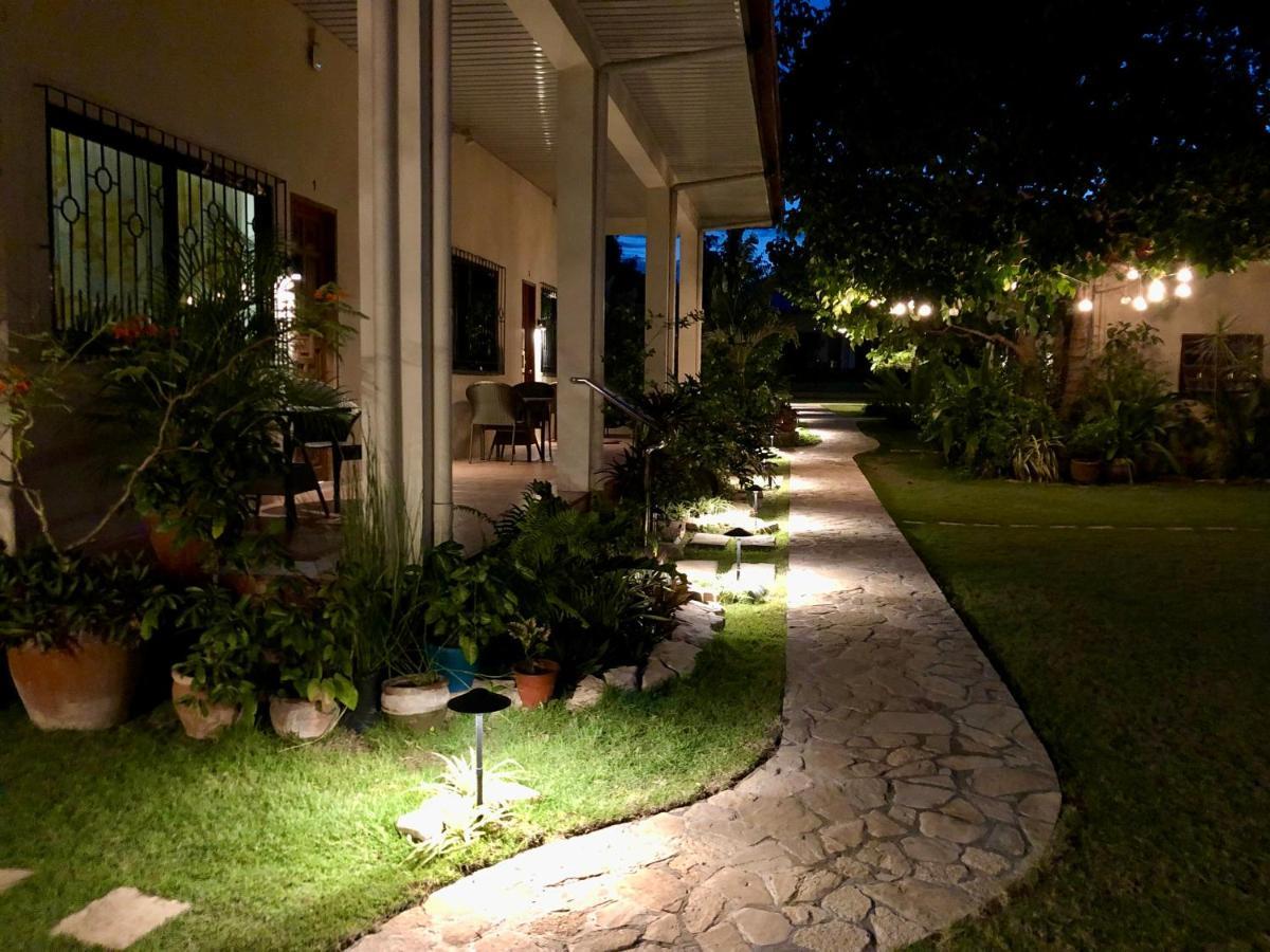 Strutz Art Garden Resort Bangued Luaran gambar