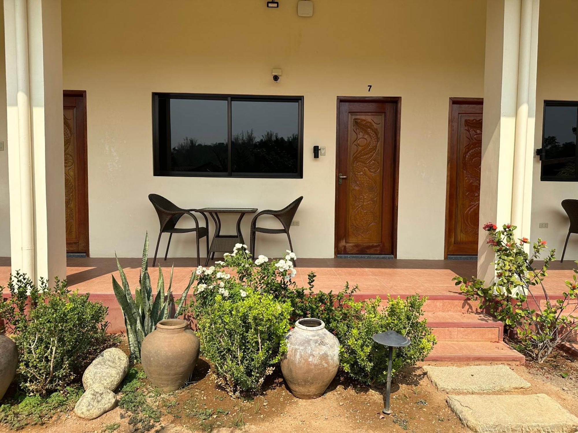 Strutz Art Garden Resort Bangued Bilik gambar